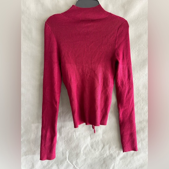NWT! RIBBED TURTLE NECK - Picture 2 of 4